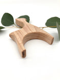 Load image into Gallery viewer, Maple Grasping Animal