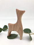 Load image into Gallery viewer, Maple Grasping Animal
