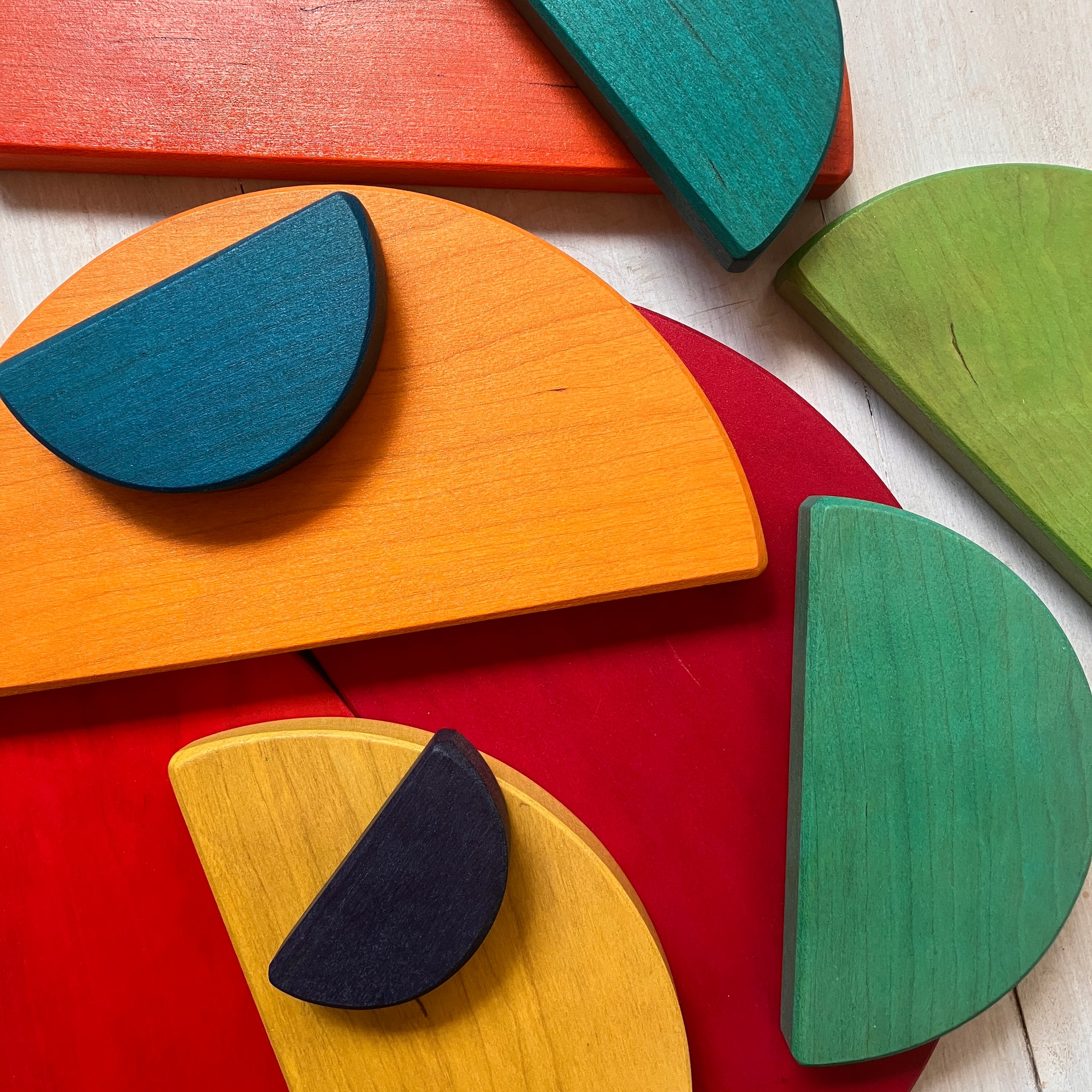 10 piece Wooden Semicircle Jumbo Blocks - Vibrant Red